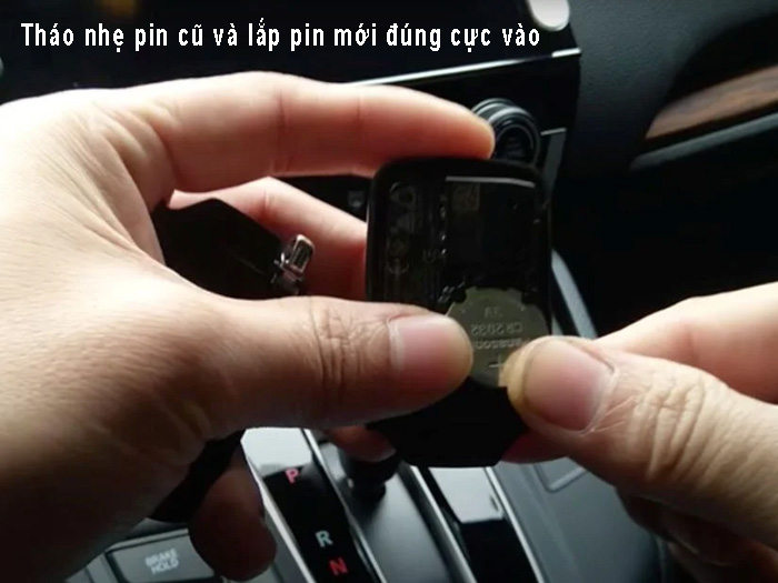 Cách thay pin chìa khóa Honda City đúng kỹ thuật tại nhà