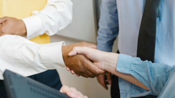 Lời chúc chia tay đồng nghiệp ngắn gọn ý nghĩa - Báo Thương Gia