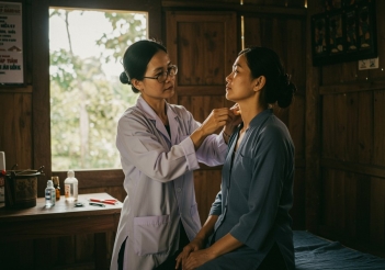 Lương y nguyễn trần chuyển - Bàn tay vàng chữa các bệnh u, hạch - Báo Thương Gia