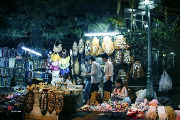 Đồng hành cùng Traveloka khám phá những trải nghiệm thú vị ở chợ đêm Đà Lạt